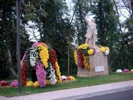 Le monument aux morts en novembre 2005