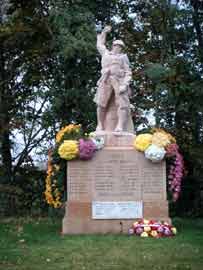 Le monument aux morts en novembre 2005