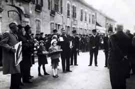Une c�r�monie du 11 novembre dans les ann�es 60